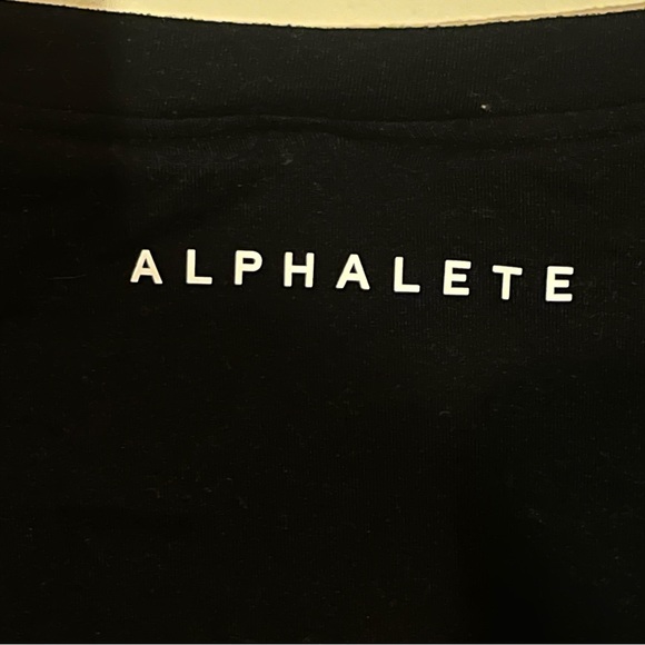 Alphalete Ultrasoft Keyhole Black Cropped Long Sleeve Size XS - Picture 4 of 5